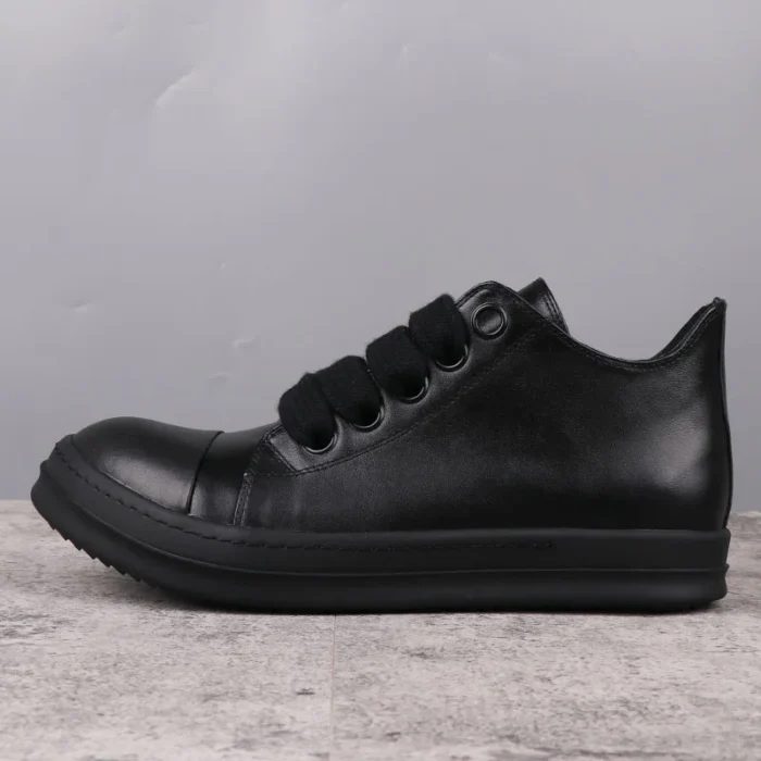 Beliebte Unisex Leder-Sneaker – All Black, Bequeme Freizeitschuhe mit Extra großen Schnürsenkeln